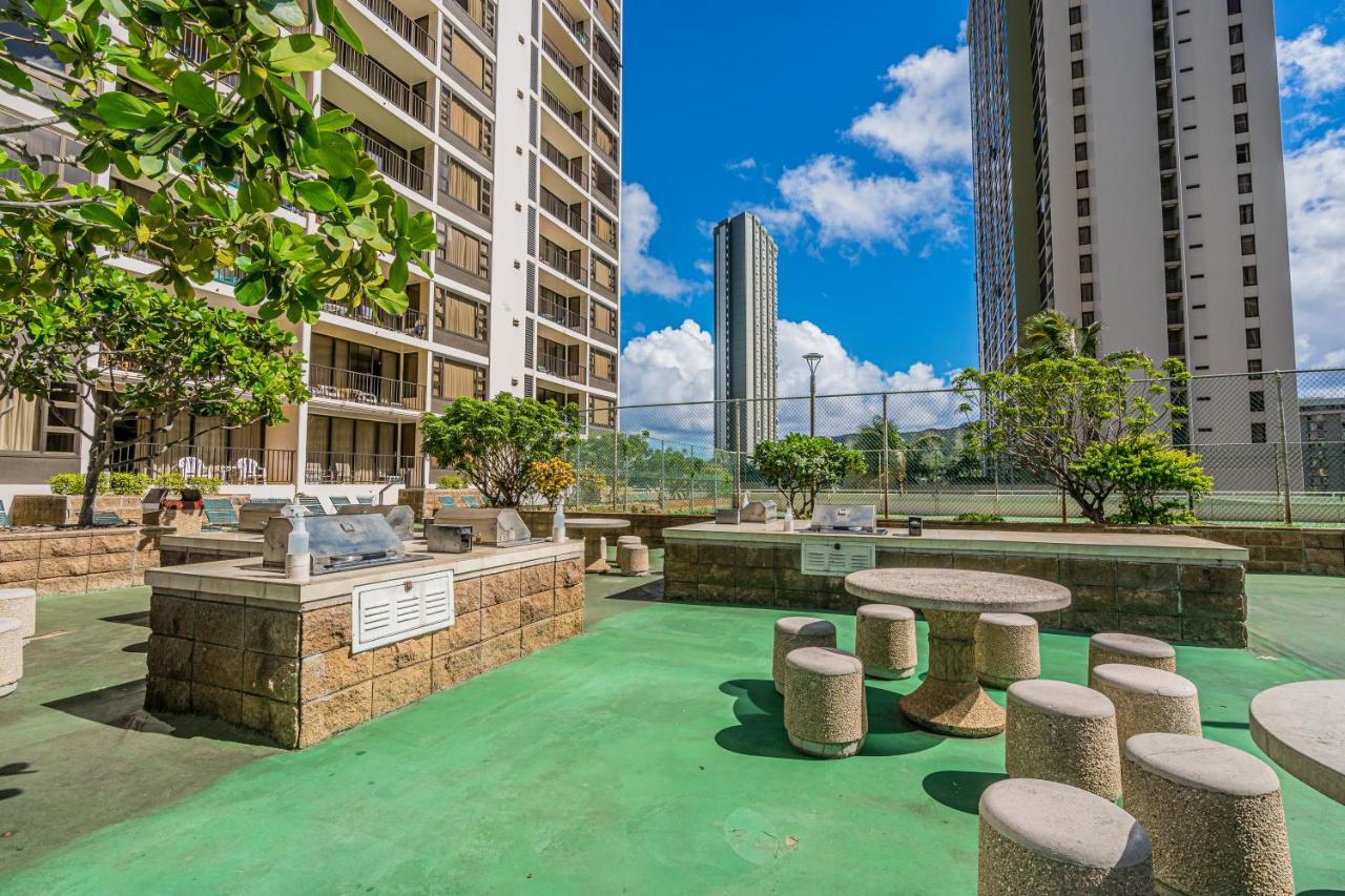 Free Parking, Pool, Sauna, Spa, Wifi, Bbq, Ac - Waikiki Banyan Гонолулу Экстерьер фото